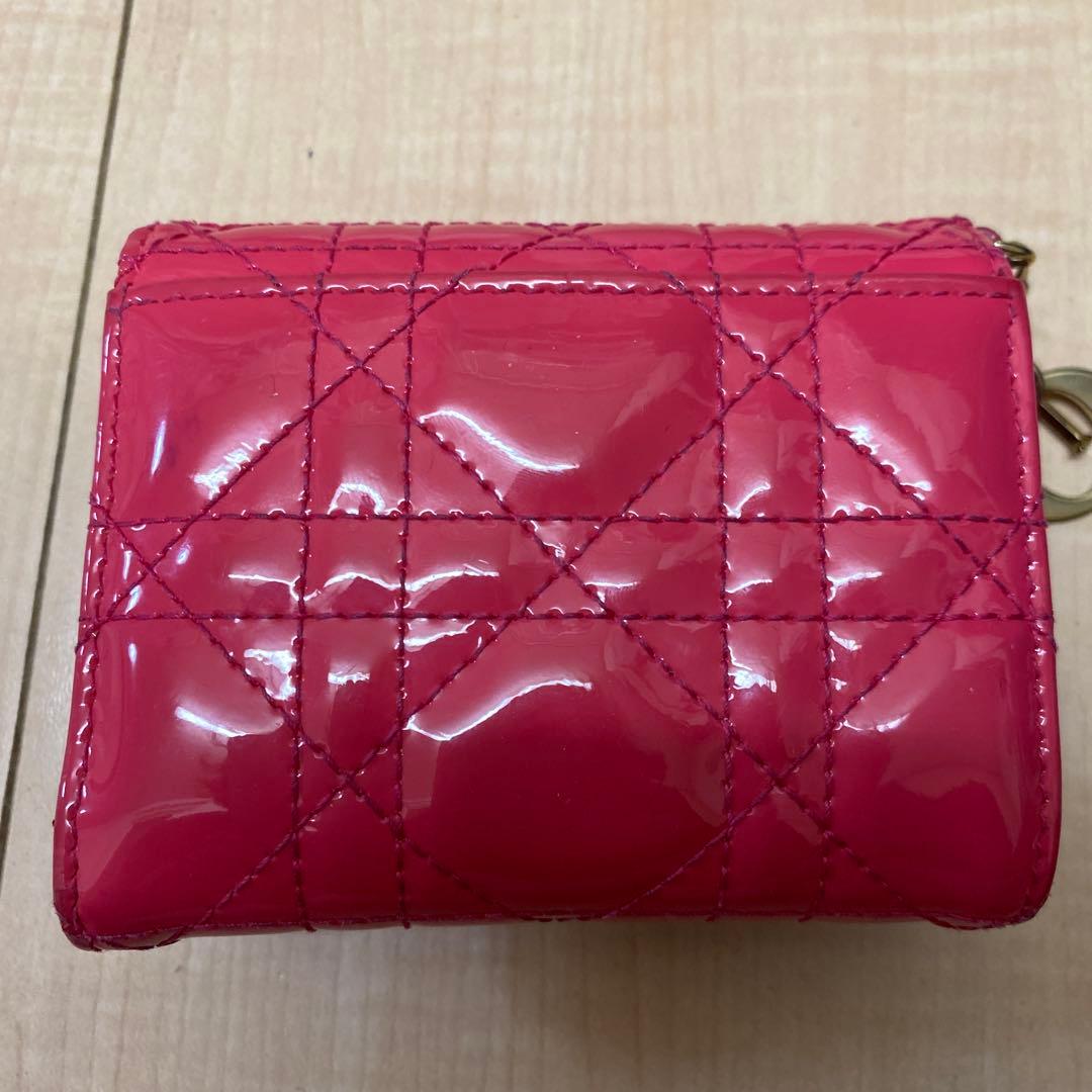 ブ*レ様 Dior エナメル 赤 三つ折り財布