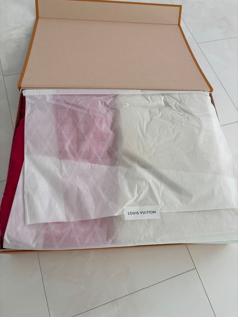 LOUIS VUITTON ピンク&ホワイト ビーチタオル ギフトBOX付き