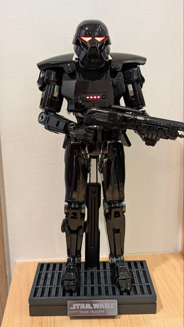 HOTTOYS 【マンダロリアン】 ルーク + ダーク・トルーパー 2点