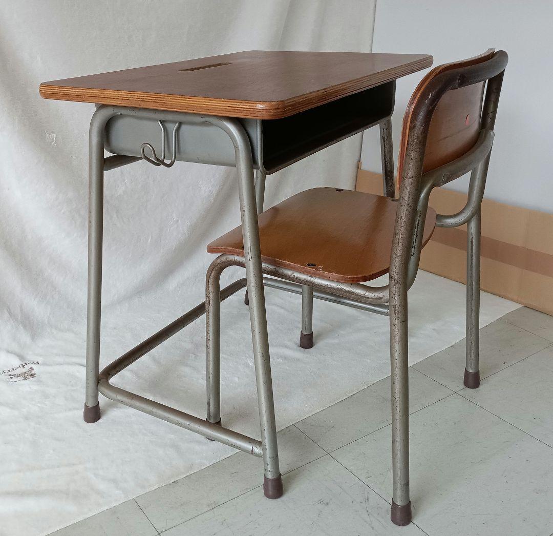 アンティーク 昔の学校の机 昭和レトロ 昭和レトロ 古いそろばん教室の