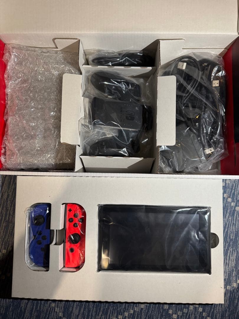 Nintendo Switch 本体 赤青ジョイコン