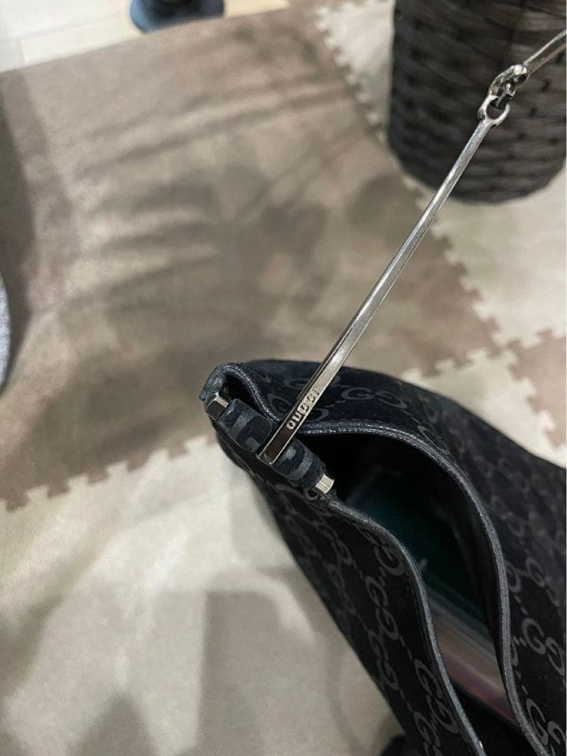 あき　GUCCI ブラック スエード　GGパターン ショルダーバッグ