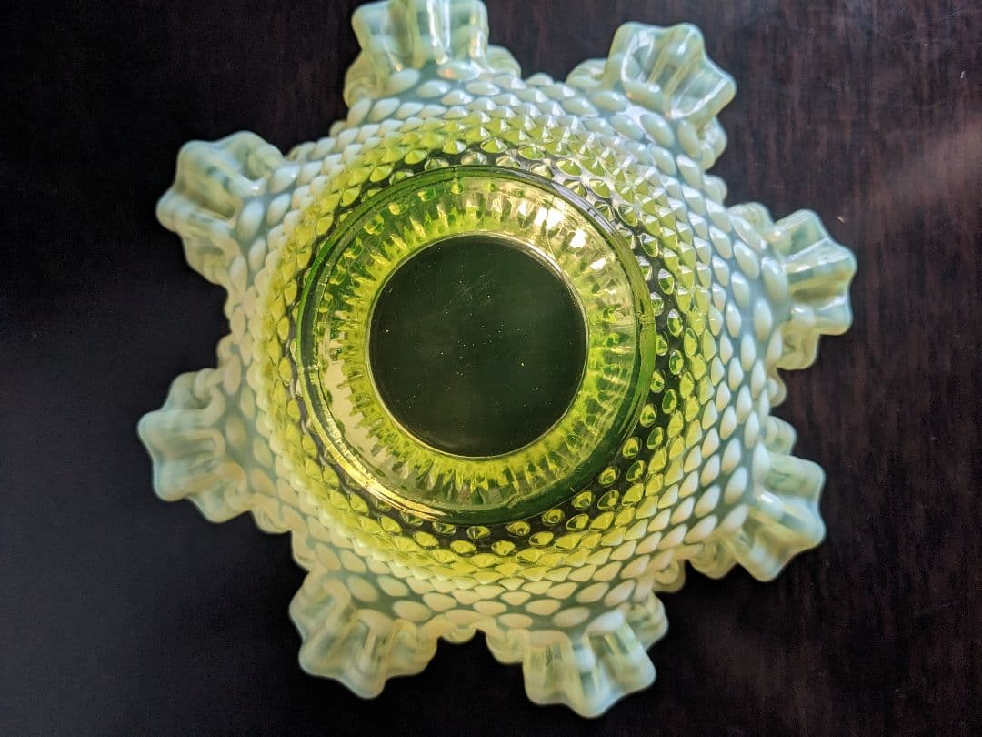 フェントン ウランガラス ヴァセリン ホブネイルオパルセント ラージ