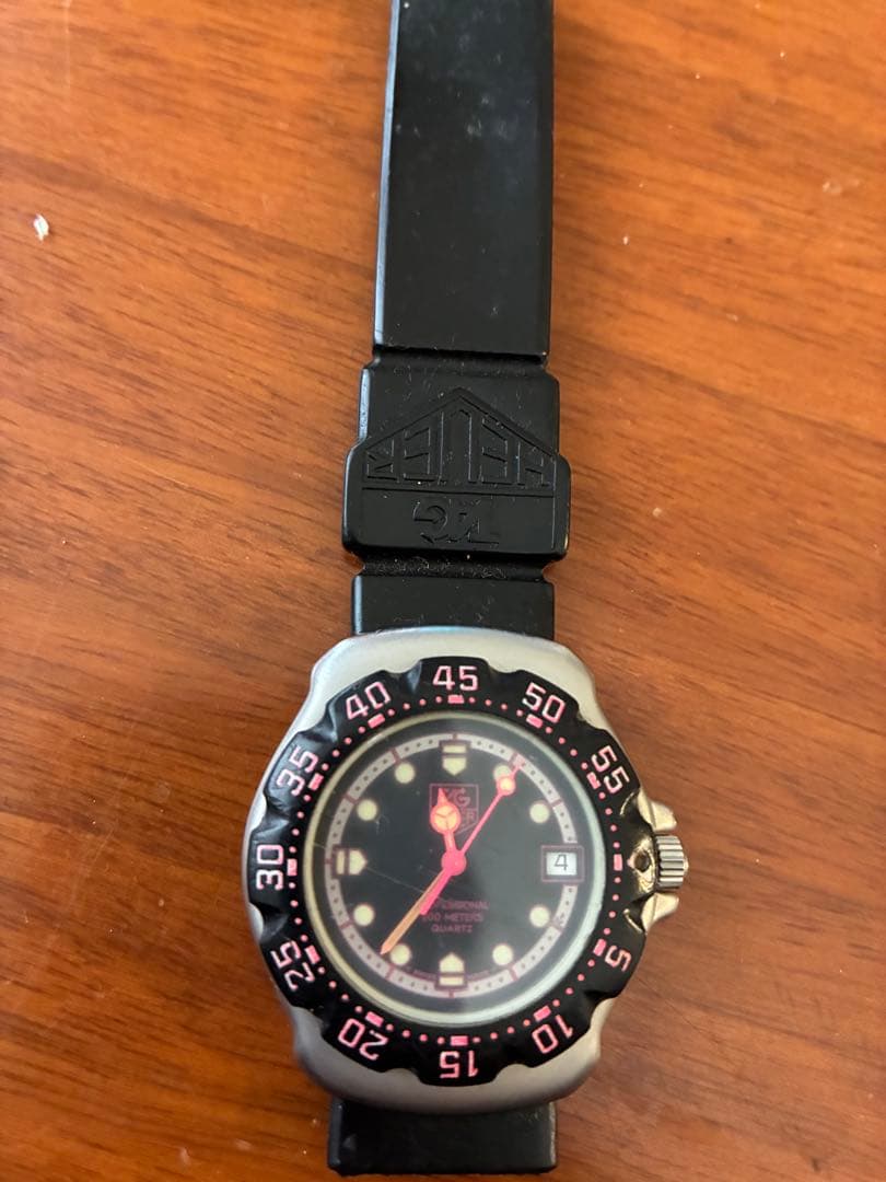 TAGHeuer（タグホイヤー）フォーミュラ1 （ベルト破損）