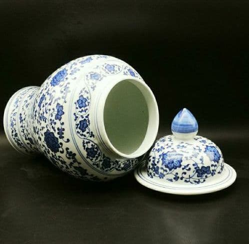 青花染付将軍缶 （物入れ）中国の陶器 時代物 工芸品