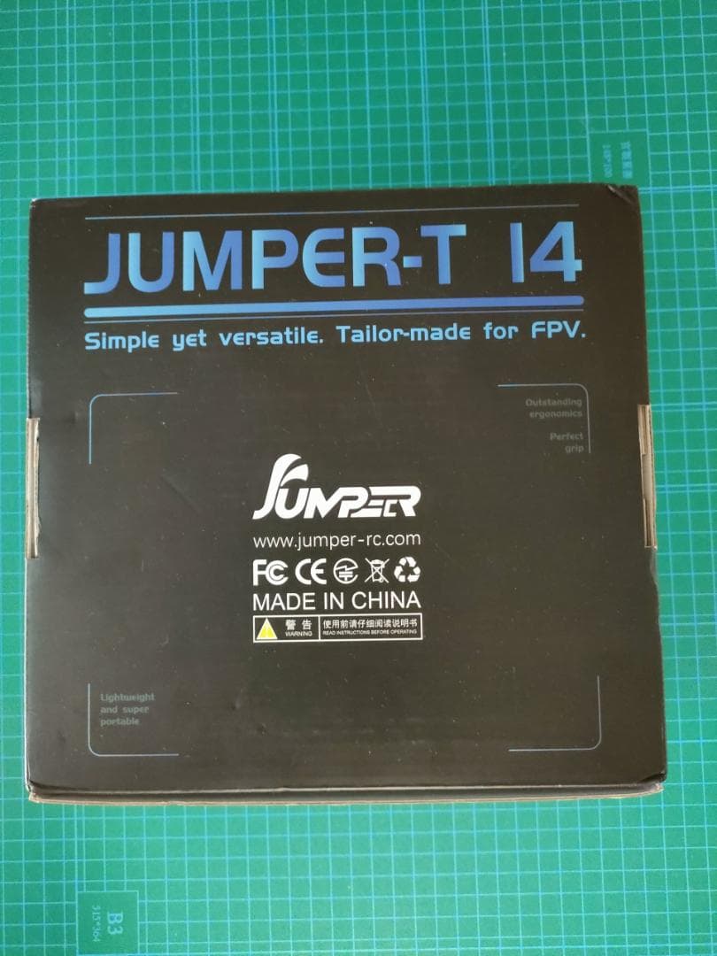 Jumper T14 送信機 ELRS と RadioMaster 受信機付属