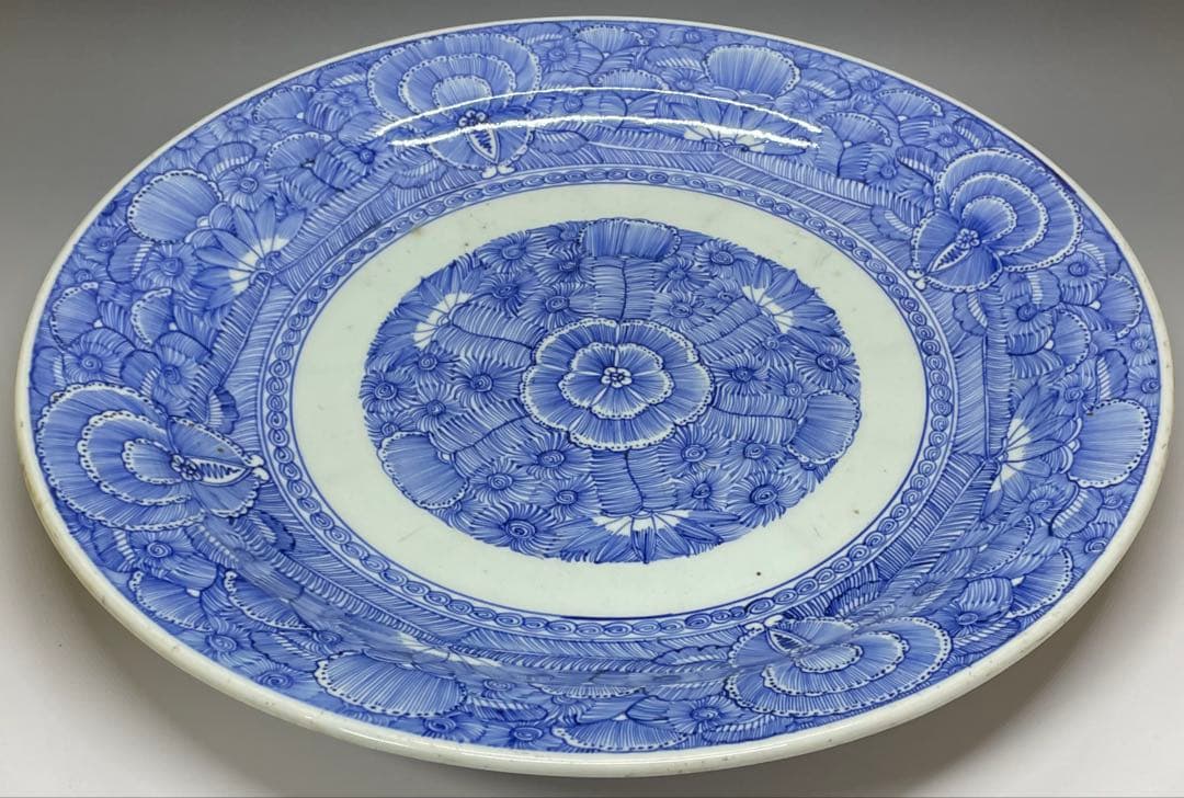 古伊万里　線描大皿　蛸唐草　染付　大明成化年製　　箱付　d991