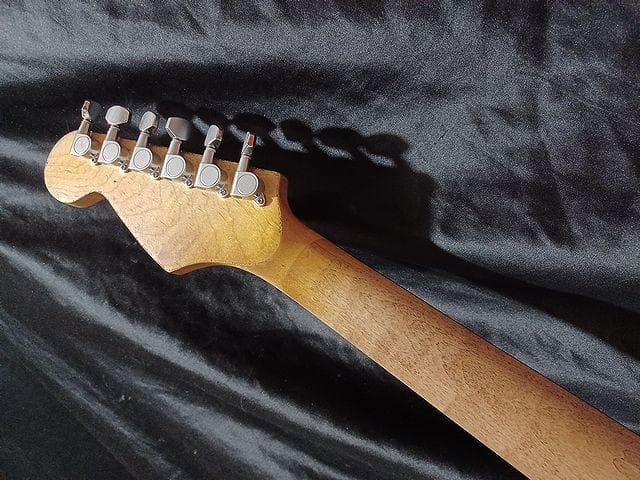 ★OlympicWhite Relic LaquerStratocaster★