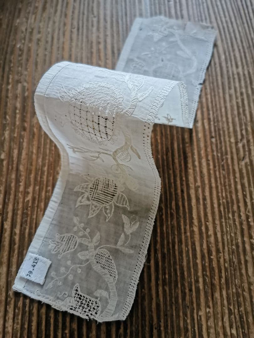 アンティーク ドレスデン or ブラーノレース 向日葵刺繍 上質リネン