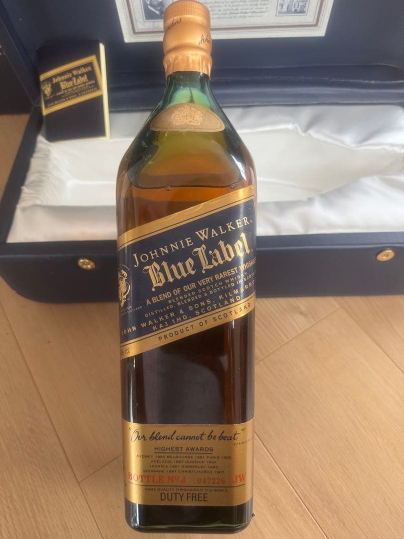 ジョニーウォーカーブルーラベル豪華化粧ケース1750ml