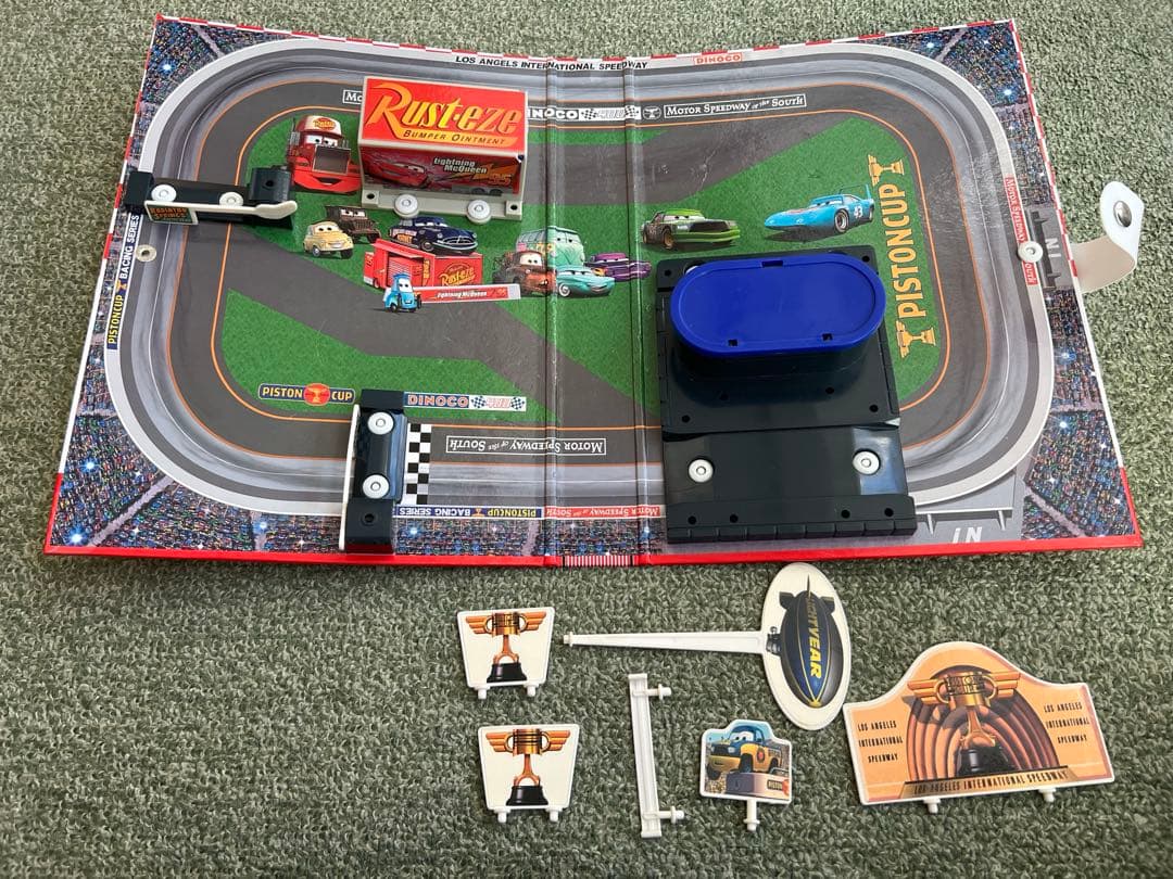 カーズ トミカ マックイーンセット 壁掛け木製ケース 全て箱有 美品