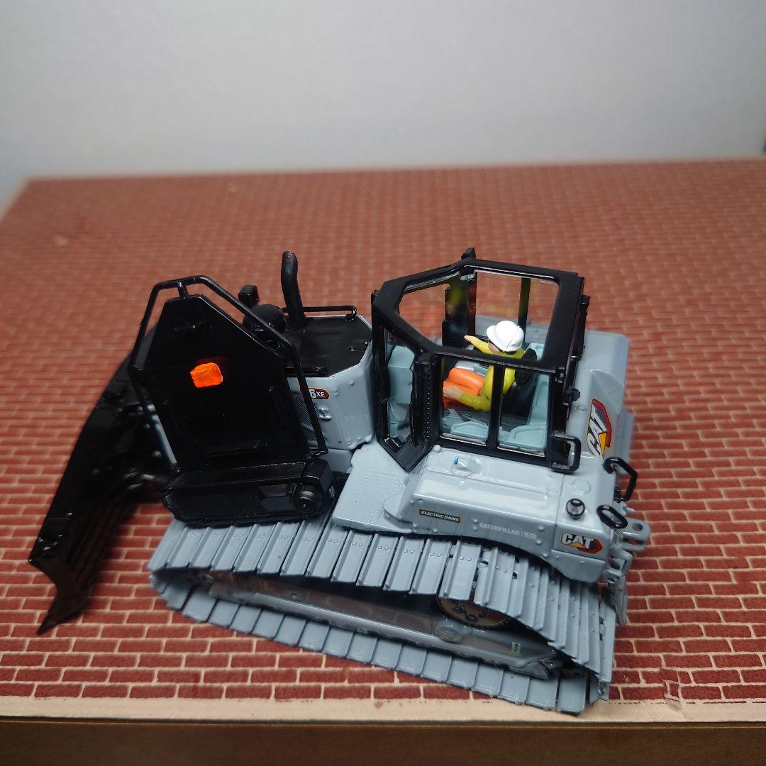 CAT D6 XE LGP 100周年限定カラー(1/50)グレー キャタピラー
