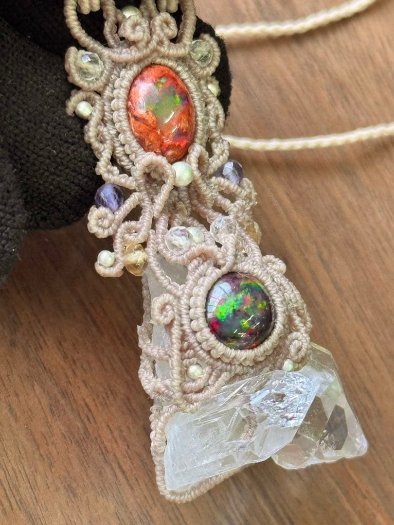 オパール サンストーン ペンダント 天然石 マクラメ編み オパールの