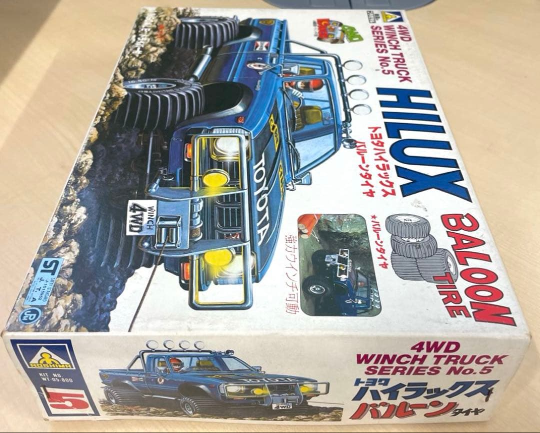 アオシマ トヨタハイラックス バルーンタイヤ プラモデル 未組立品