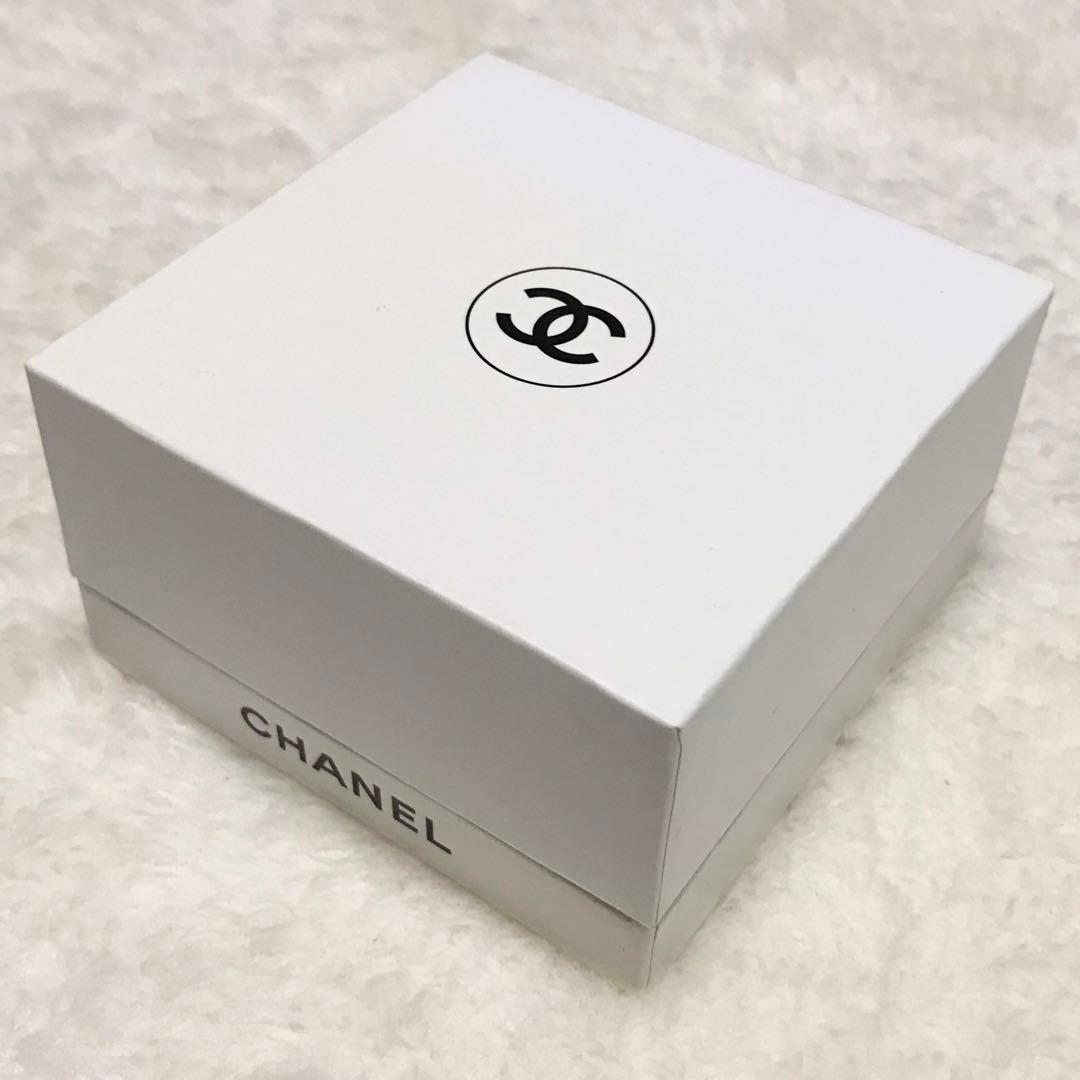 【シャネル4点セット】ボックス、アロマストーン、メイクブラシケース、ネイルケア