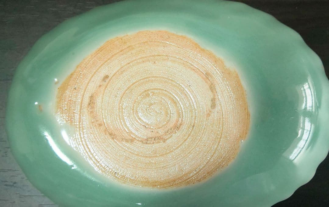 古伊万里 青磁 手書色絵染付 牡丹蝶文 菊花長皿 木箱