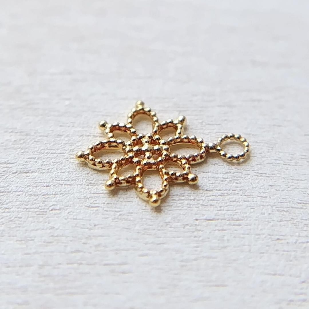 ku6 18K チャーム 雪の結晶　バチカン　丸カン