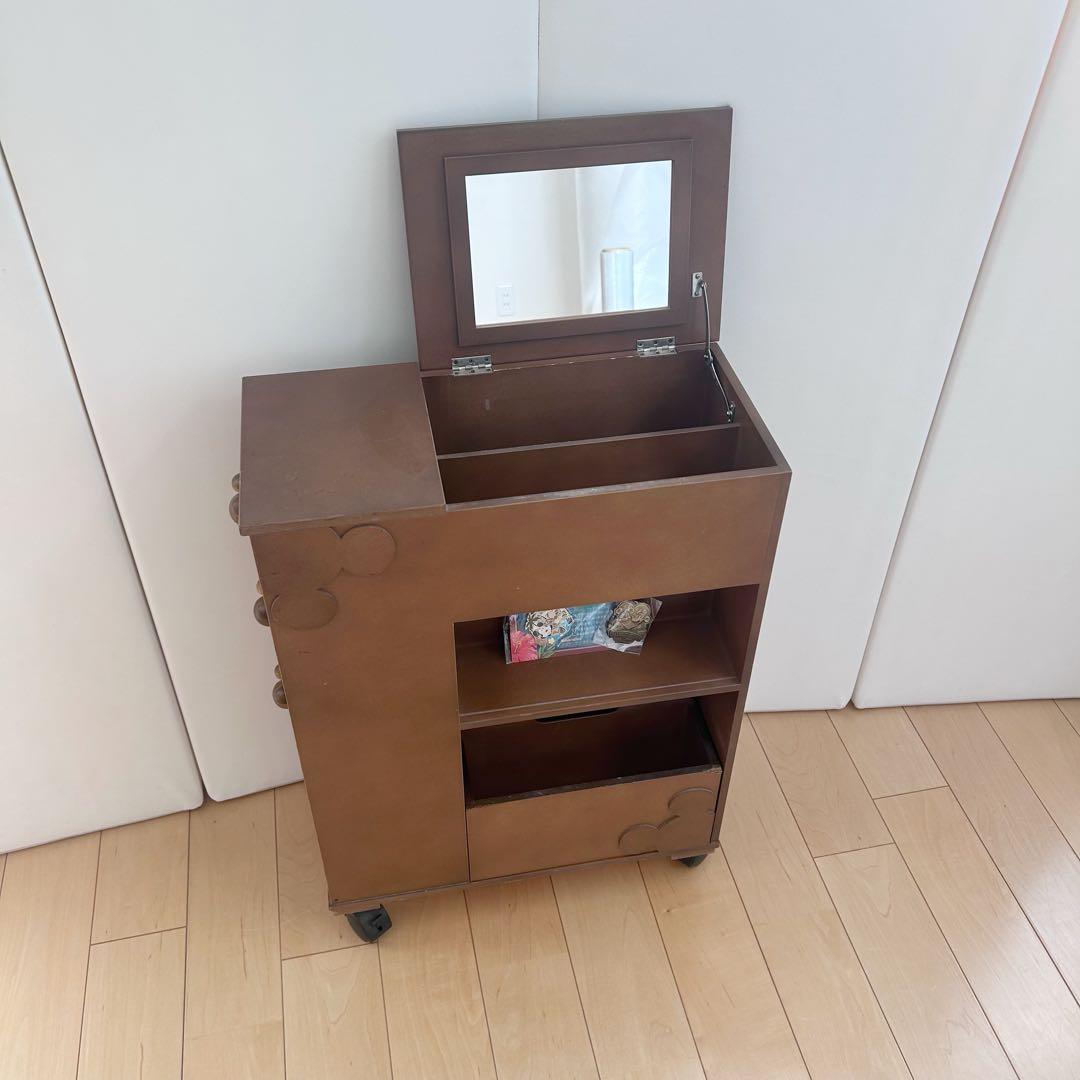 ミッキーマウス コンパクトコスメワゴン希少 アラウニハワイピンバッジ