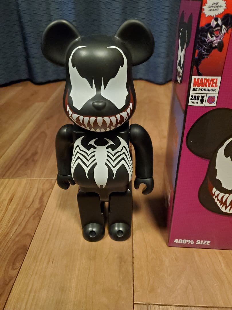 ベアブリック　400％　VENOM

marvel ヴェノム　400%