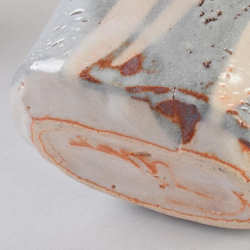 安藤日出武作　鼠志野　双耳花生　花瓶　共箱　V　8585