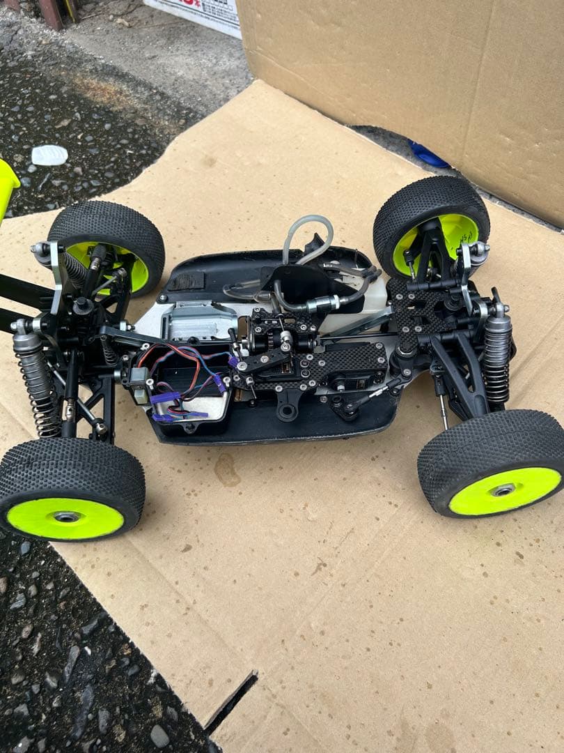 インファーノMBX5R ラジコンカー OS MAX28ZXエンジン付き