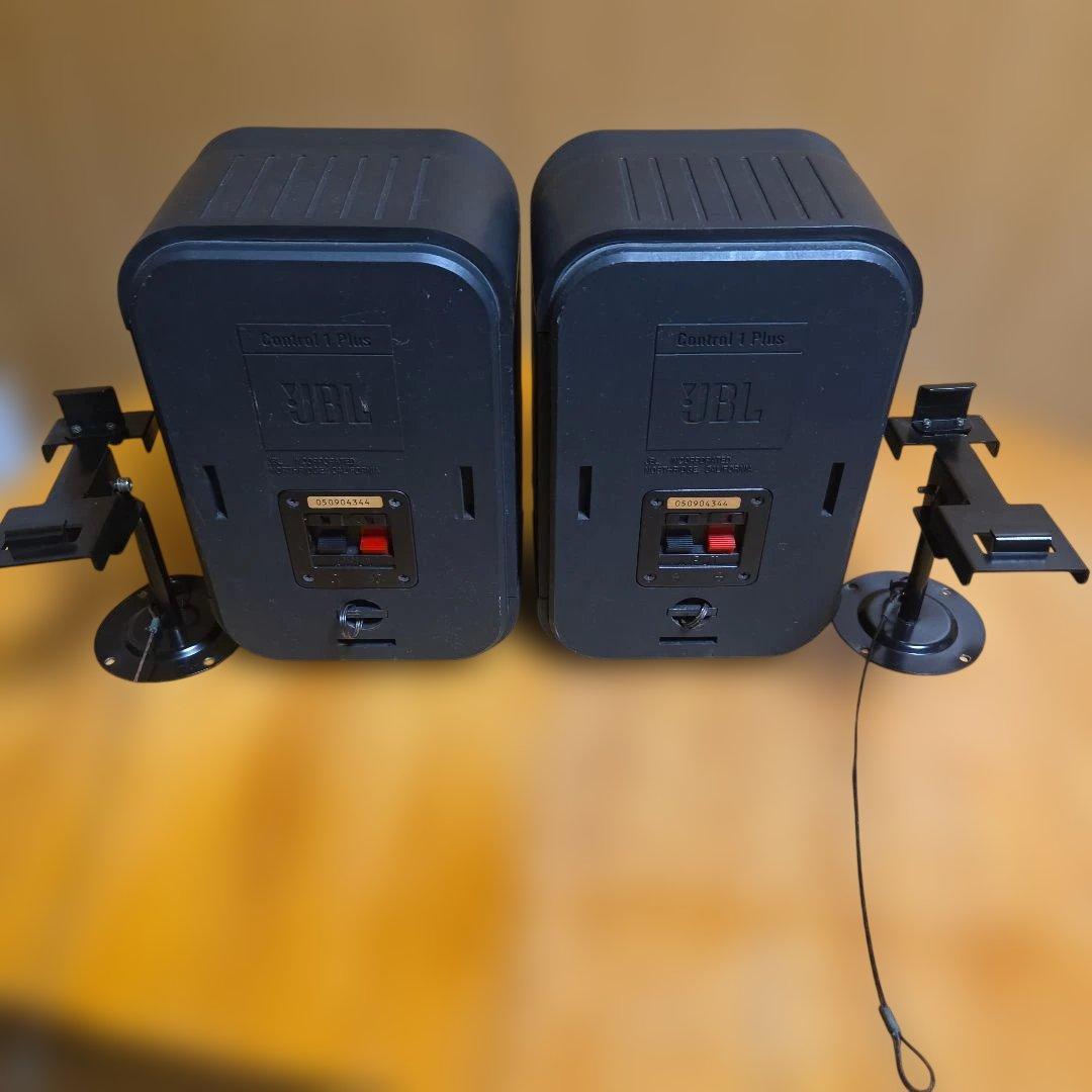 JBL Control 1 PLUS スピーカー +MTC-201吊り金具付き