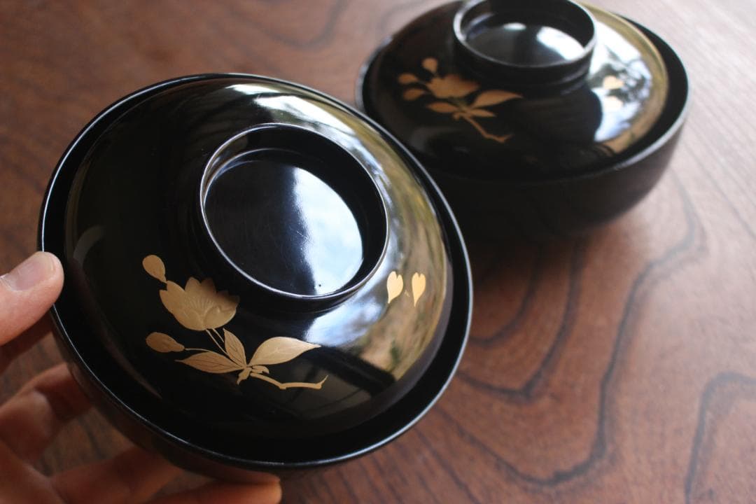 極小傷あり！時代黒漆に優美な貝合桜蒔絵の映える煮物椀2点（検輪島塗雑煮椀