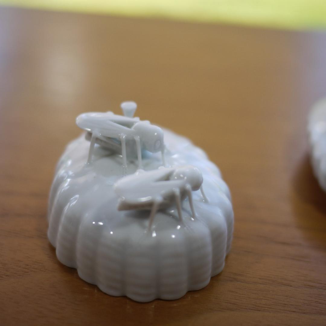 赤松白斎　蜂巣　白磁香合　透かし彫　白林窯　兵庫神崎　厄除け魔除け 縁起物仏像