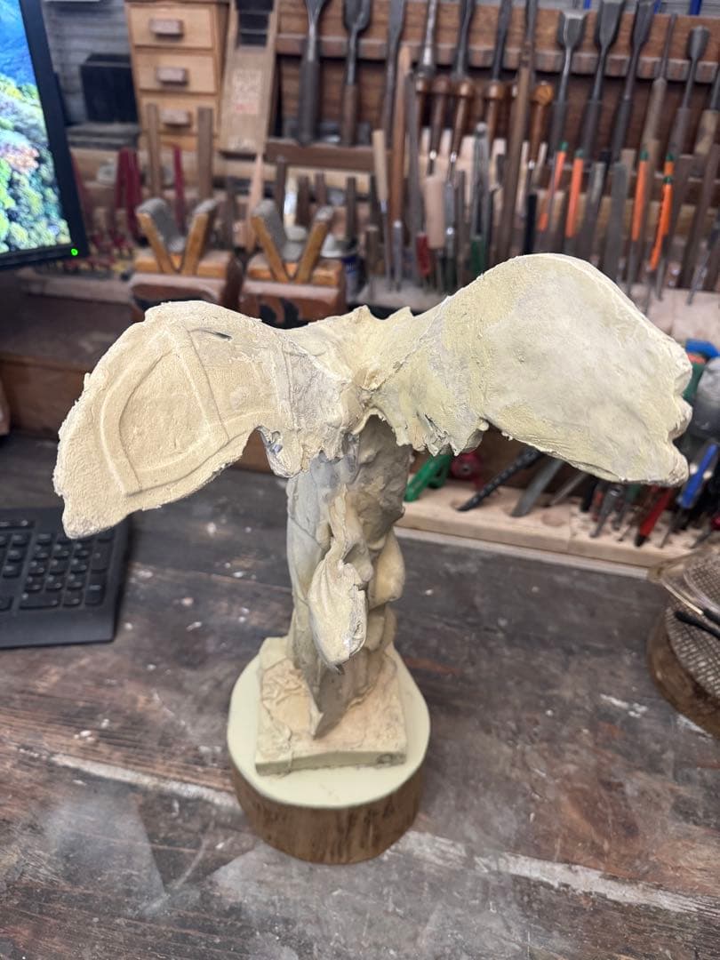 サモトラケのニケ 型から抜けたままの無垢、未仕上げ、未塗装品