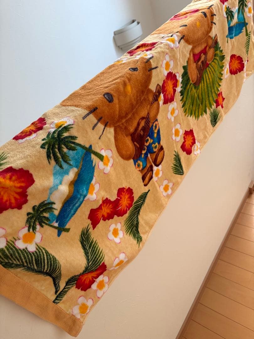 レア！ハローキティ　キティ&ダニエル　日焼け　ビッグバスタオル　ビーチタオル