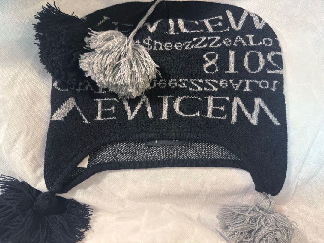 VeniceW ブラック×グレー ニット帽子 Venicew 目のデザイン ニット帽