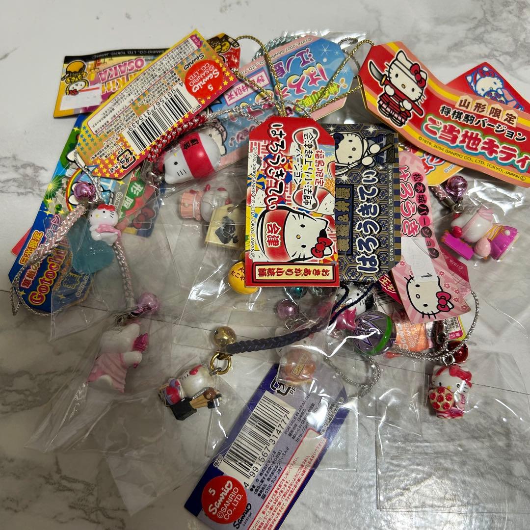 レア サンリオ ハローキティ ご当地キティ ストラップ 根付 13個まとめ