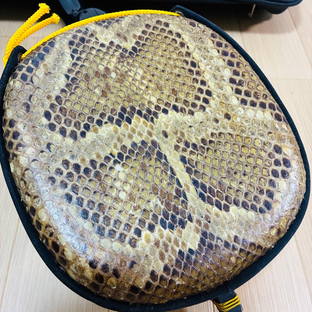 沖縄三線　本皮　蛇皮　強化張り ソフトケース付　初心者　三味線　黒塗