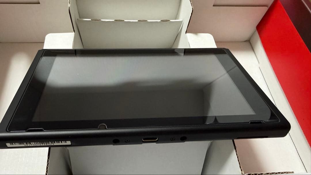 Nintendo Switch 本体 目立った傷なし 液晶保護カバー付