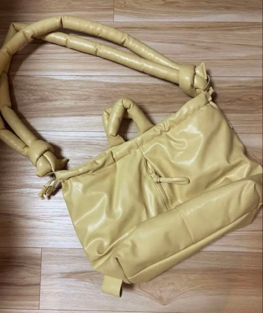 OLEND バターイエロー ショルダーバッグ