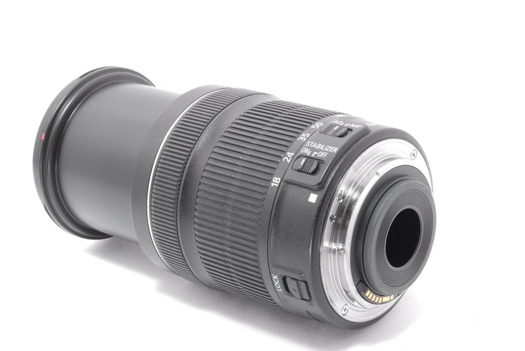 極美品　Canon EF-S 18-135mm f/3.5-5.6 IS STM