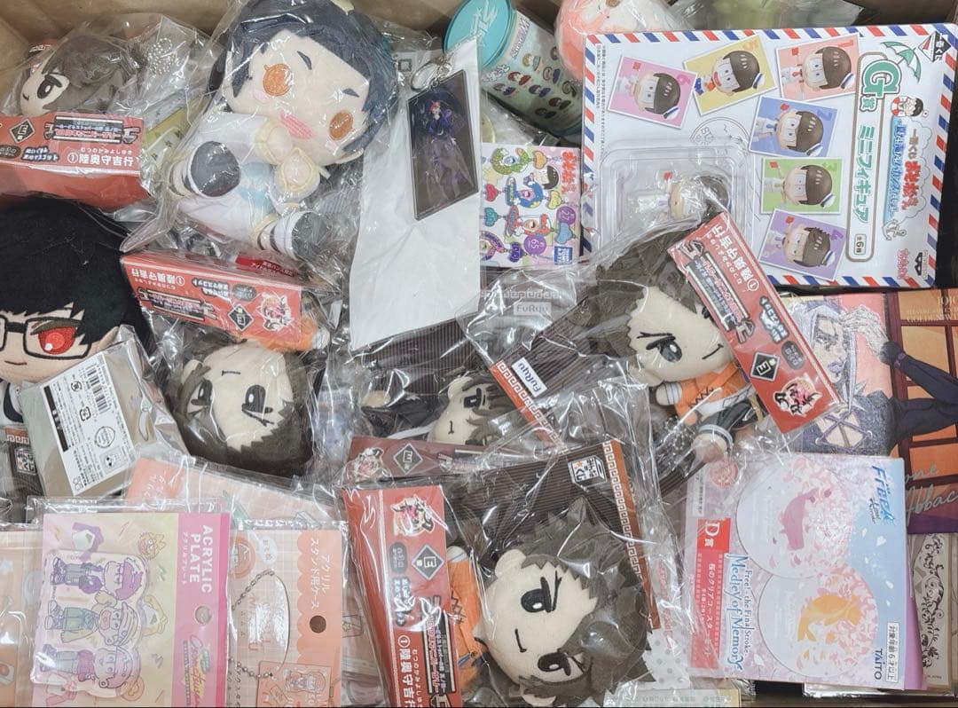アニメグッズ ノンジャンル 缶バッジ アクリルスタンド 大量 まとめ