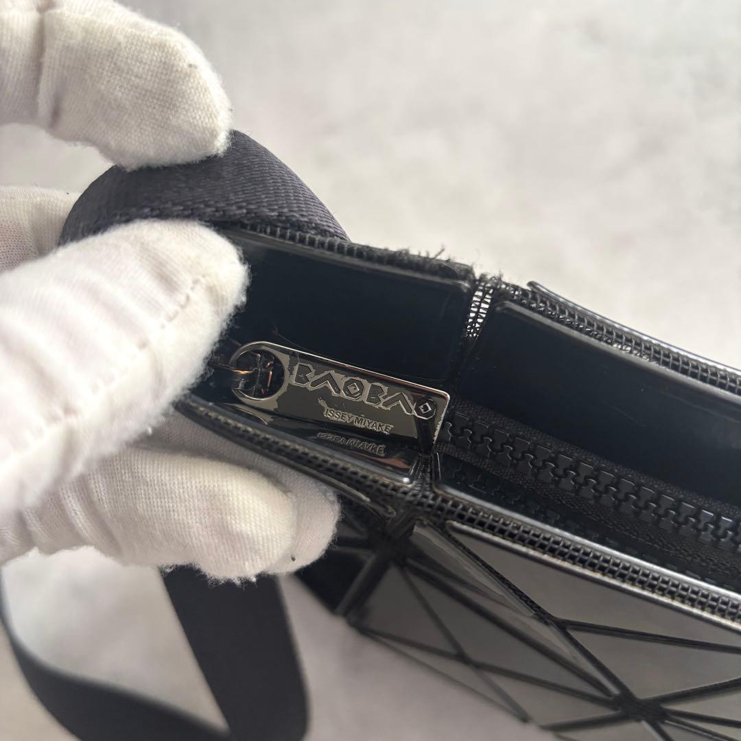 保存袋付 BAOBAO ISSEIMIYAKE ルーセント ショルダーバッグ