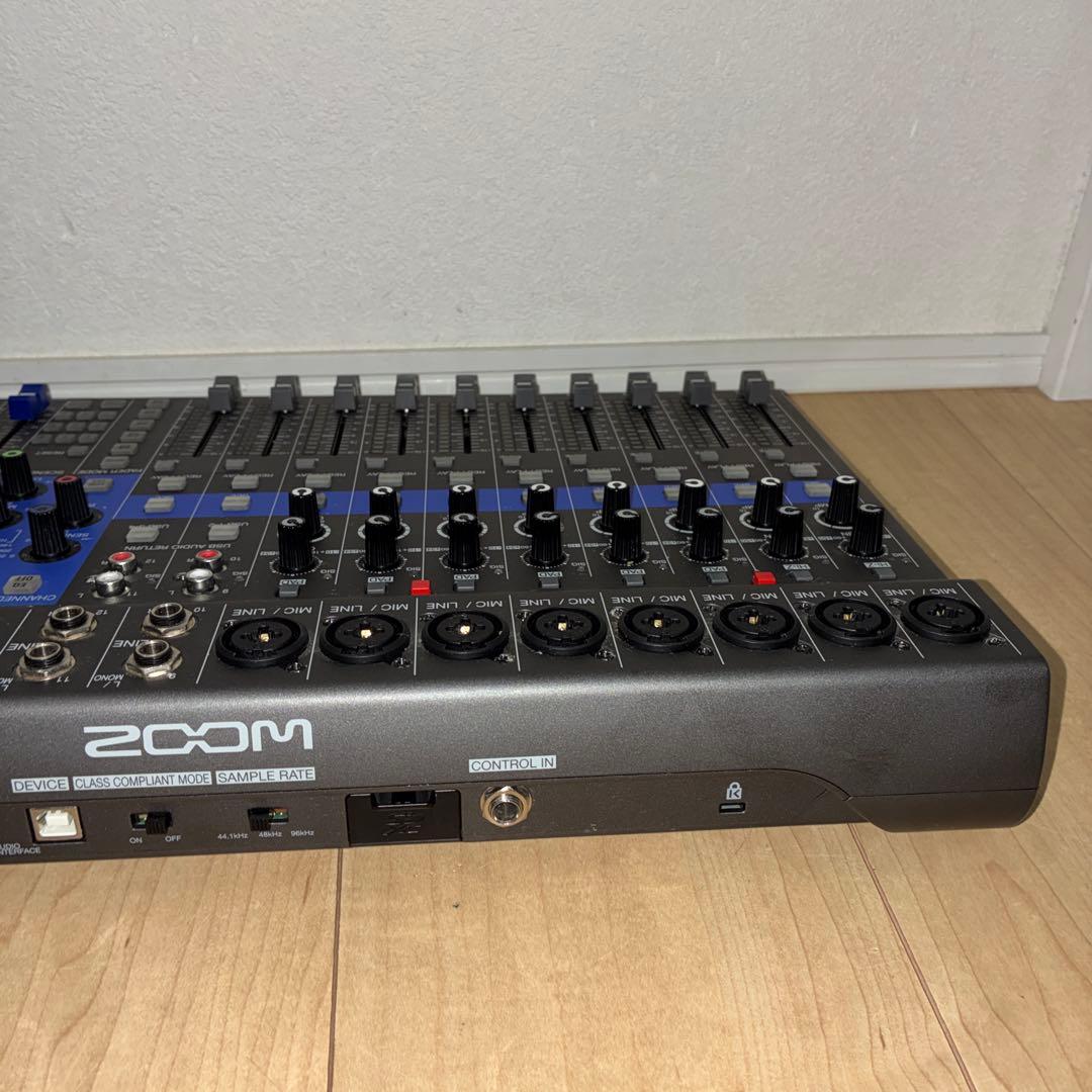 ZOOM L-12 デジタルミキサー ズーム　live TRAK