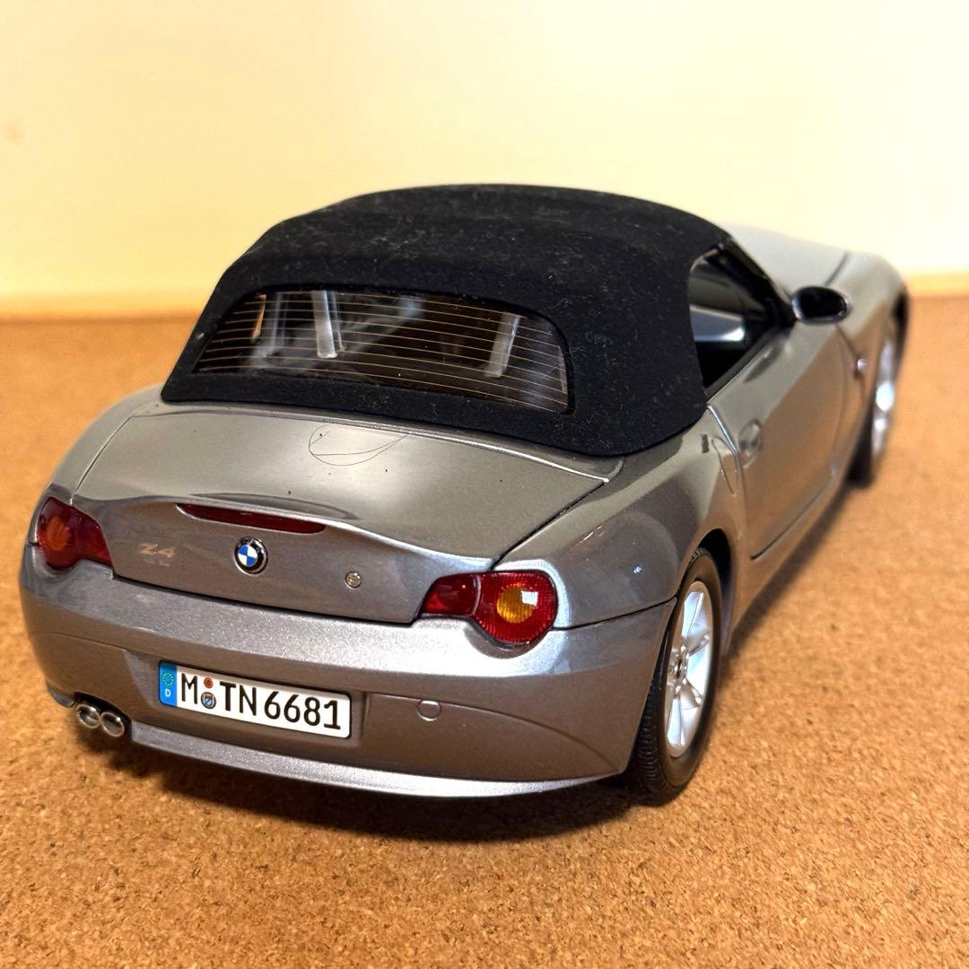 BMWオリジナル　BMW Z4 E85 1/18