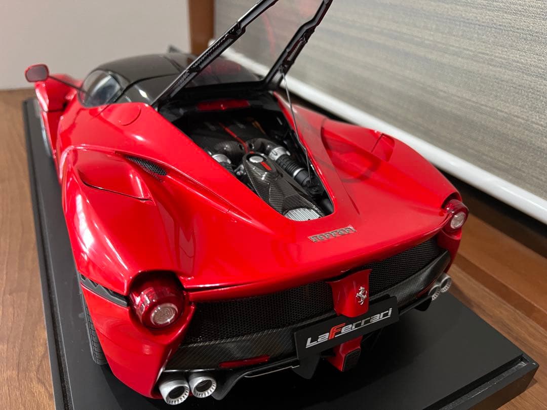 アシェットLaFerrari 1/8スケールモデル 赤