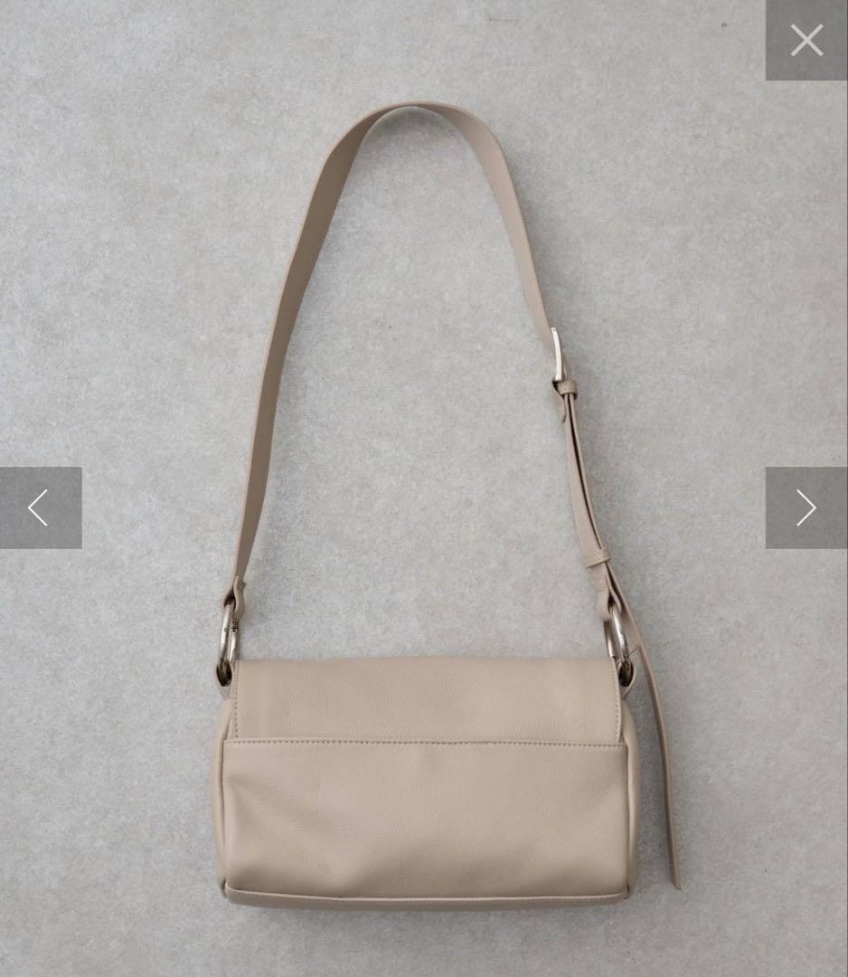 BEARDSLEY 本革レザーボディバッグ