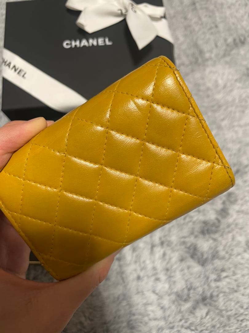 CHANEL イエロー キルティング 三つ折り財布