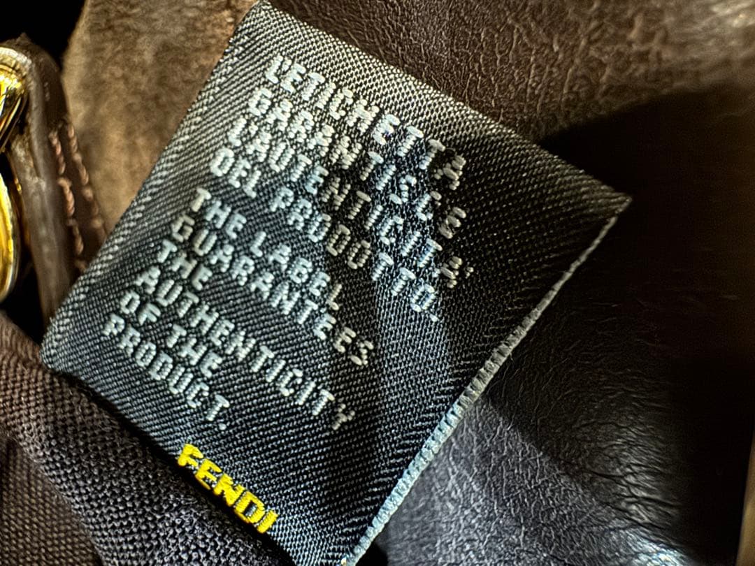 FENDI フェンディ 8BN226 ピーカブー ミディアム