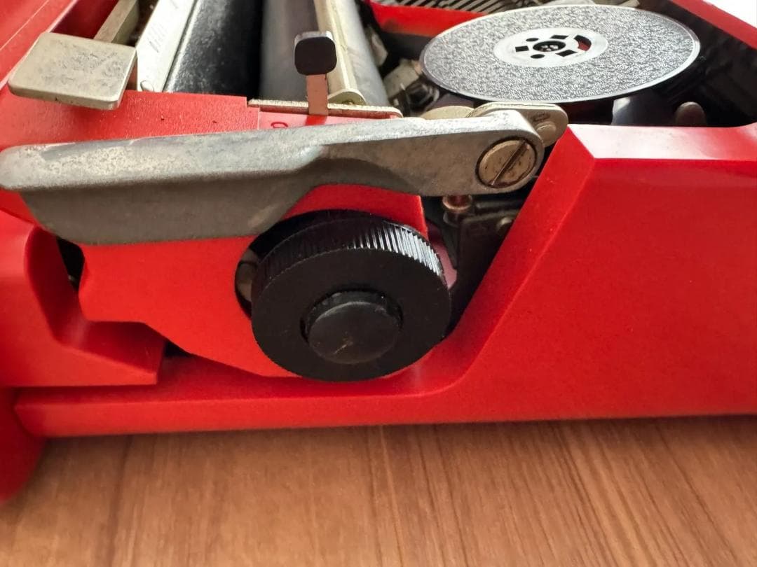 オリベッティ バレンタイン valentine タイプライター 赤