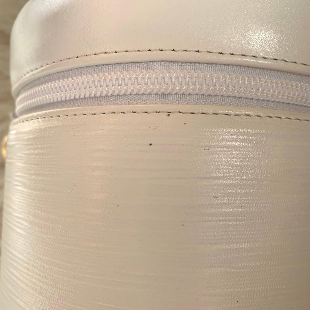 ハナエモリ 円柱型 ハンドバッグ パーティバッグ ホワイト　本革