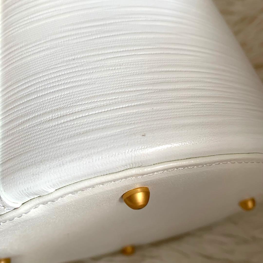 ハナエモリ 円柱型 ハンドバッグ パーティバッグ ホワイト　本革