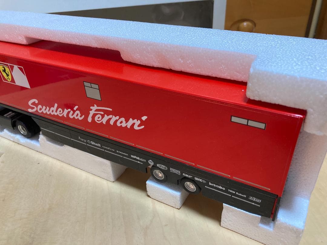 全長約40cmフェラーリ F1 トランスポーター 1/43 エリゴール（白箱）
