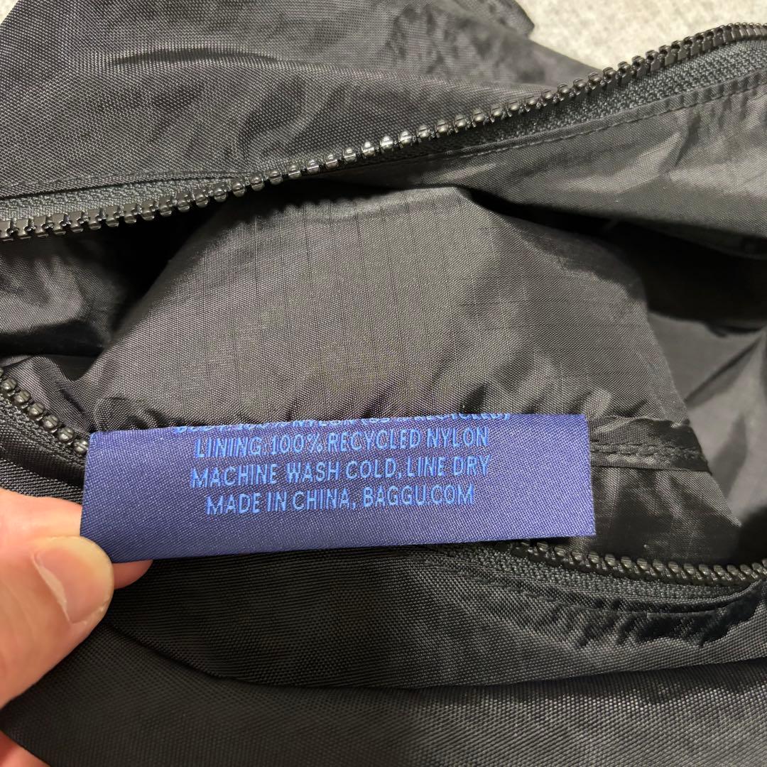 \"BAGGU\" ラージ ナイロン クレッセントバッグ　ブラック　新品