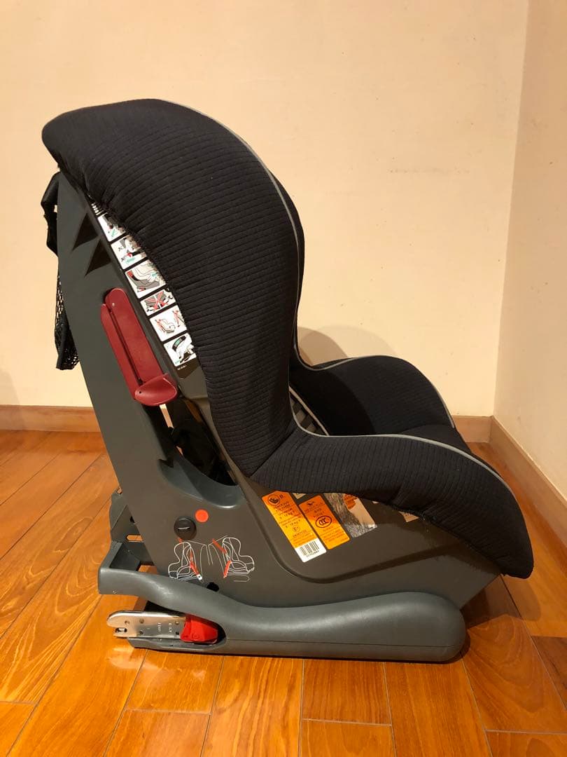 Mercedes-Benz チャイルドシート　デュオプラス レッド/ブラック